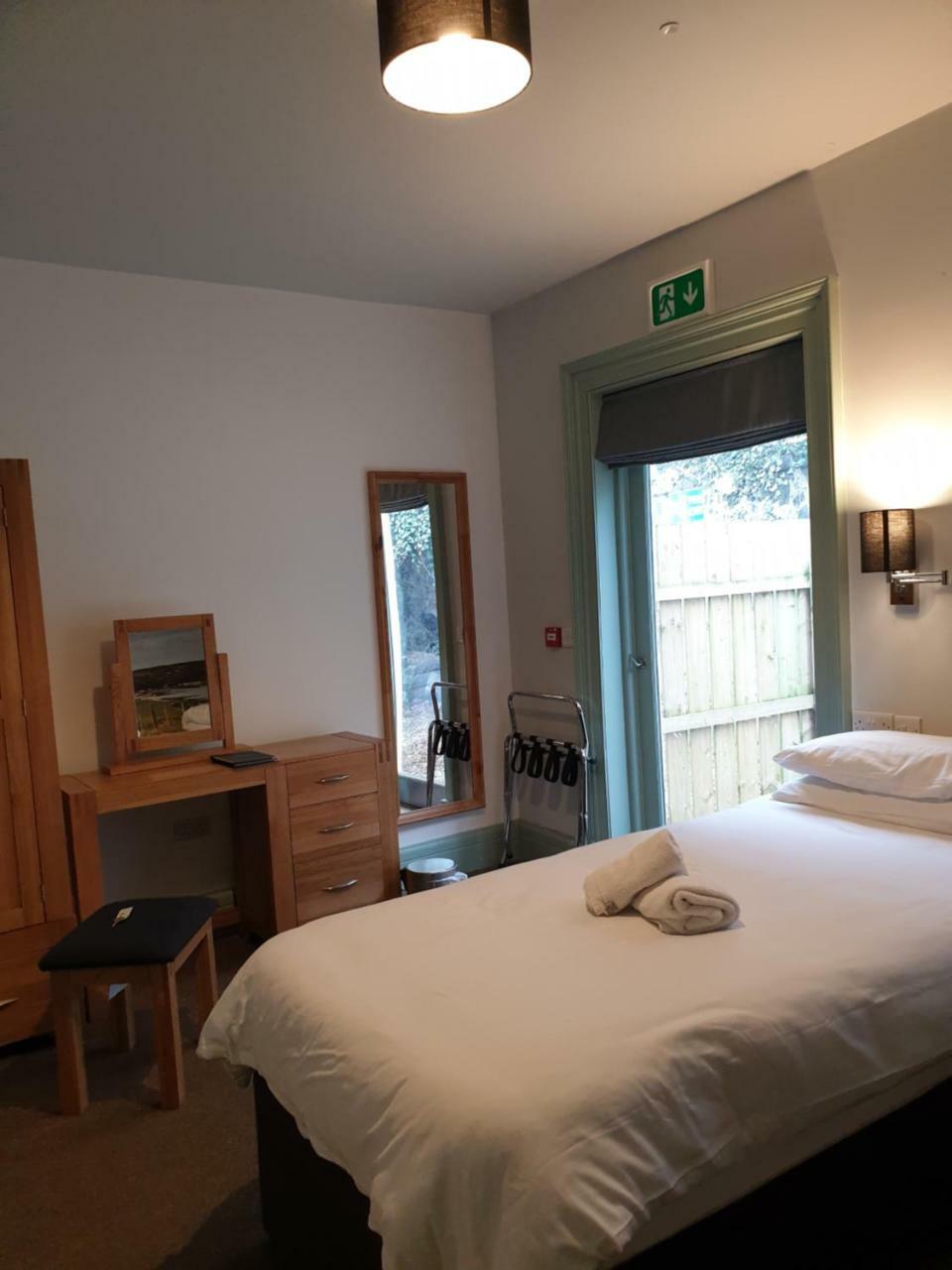 מלון באליקאסל Manor House Rathlin Island מראה חיצוני תמונה